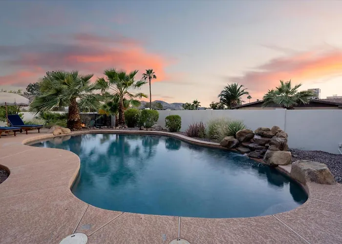 Game Pool Hottub Modern Desert Oasis Holiday home Phoenix