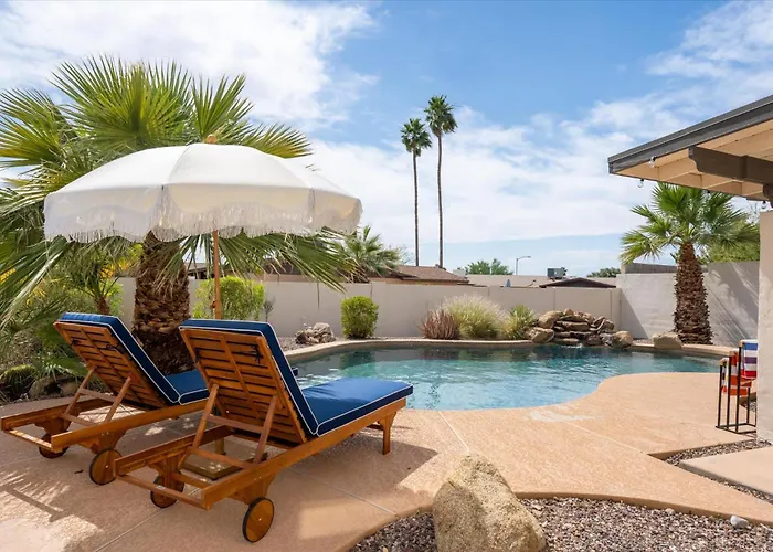 Game Pool Hottub Modern Desert Oasis Holiday home