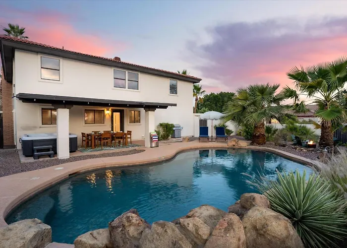 Game Pool Hottub Modern Desert Oasis Holiday home Phoenix