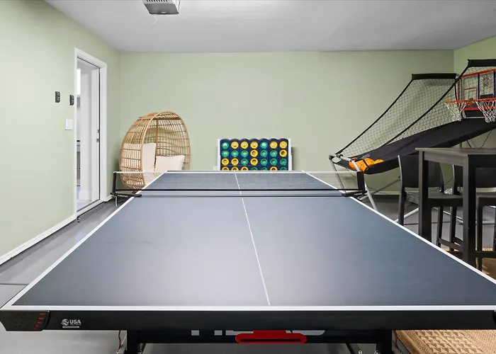 Game Pool Hottub Modern Desert Oasis Holiday home