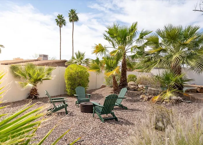 Game Pool Hottub Modern Desert Oasis Holiday home